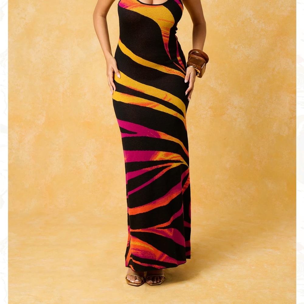 Kai Collective SAFIA ZEBRA KNITTED SQUARE NECK MAXI DRESS